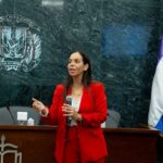 Paliza encabeza entrega de enseres, alimentos y Bono de Emergencia en Villa Montellano